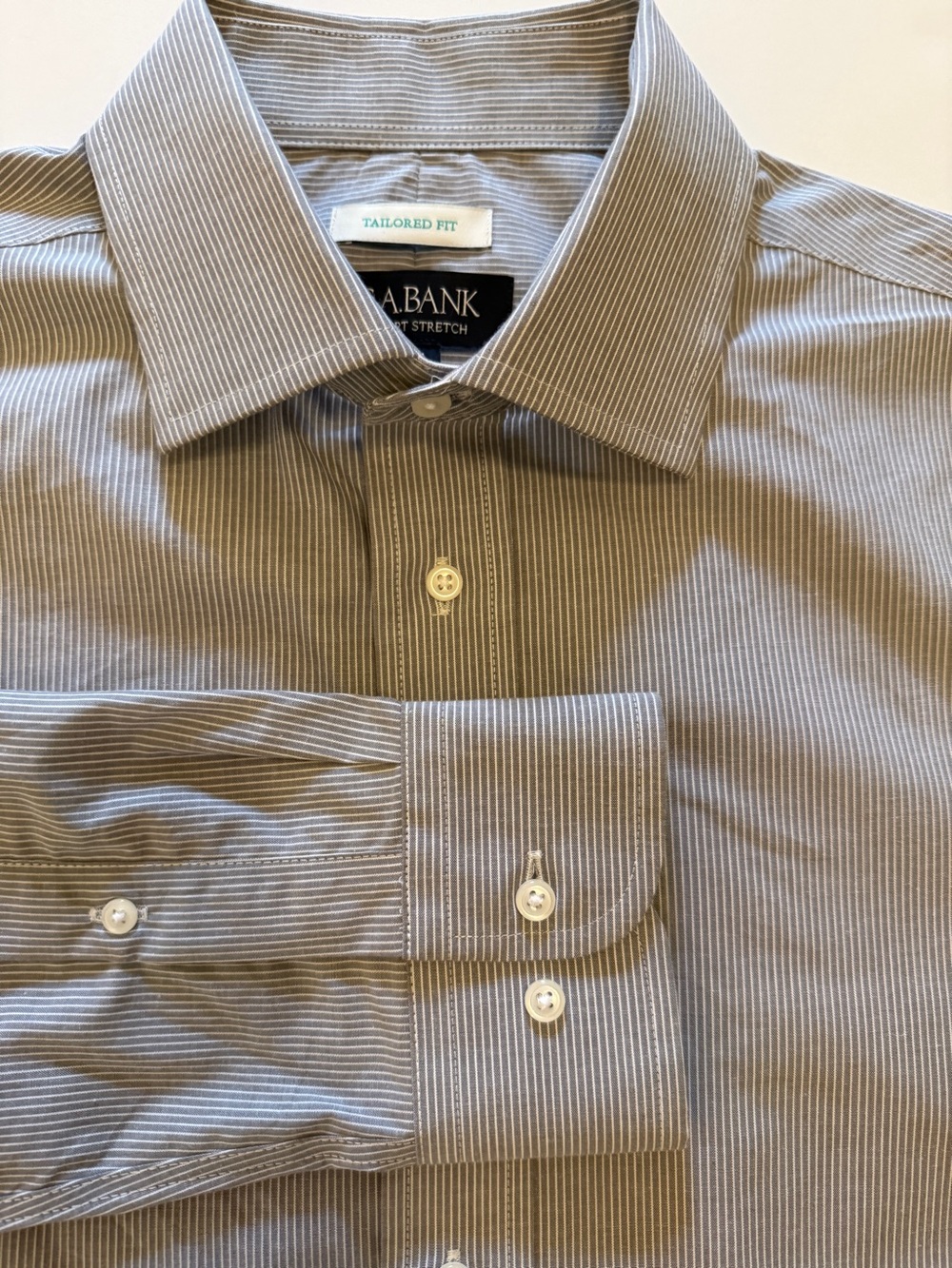 Jos. A. Bank Comfort Stretch Tailored Fit Dress Shirt – Men’s 16 / 34-35 Gray